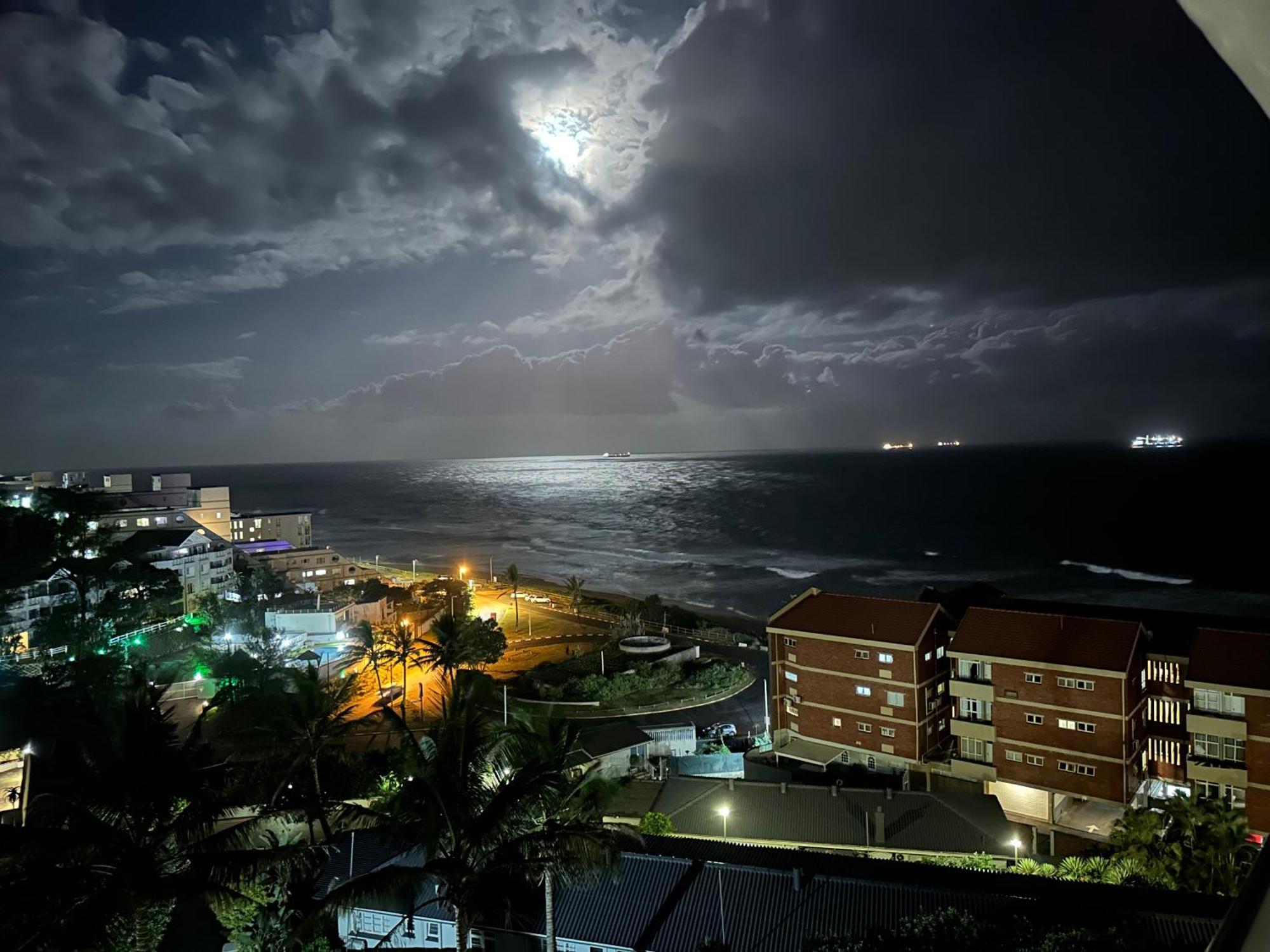 Umdloti Holiday Resort Apartment 514 - Amazing Breaker & Ocean Views Экстерьер фото